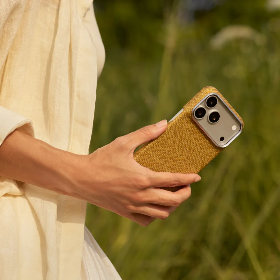 Чехол PITAKA Edge для iPhone 18/17 Pro Max – Golden Drift — изображение 7